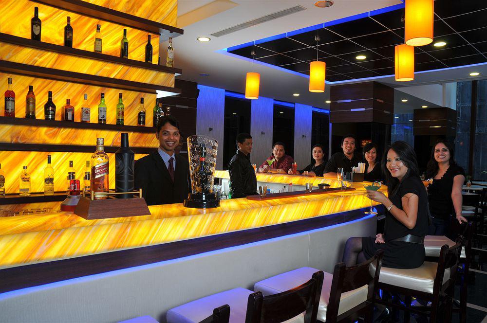 Hotel Royal Orchid Central, 4*